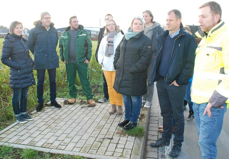 Ortstermin an der Bushaltestelle Hullerweg in Hollage
